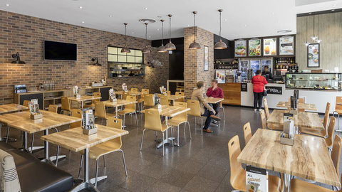 Oaks Adelaide Embassy Suites - Accommodation Kalgoorlie 3