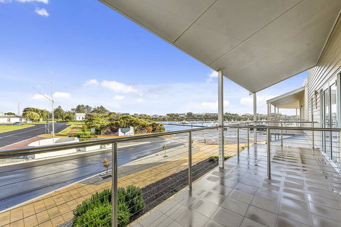 Aloha Waterfront Properties - Accommodation Kalgoorlie 23