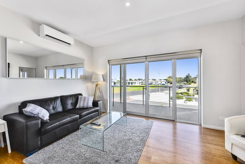 Aloha Waterfront Properties - Accommodation Kalgoorlie 26