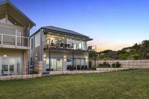 Aloha Waterfront Properties - Accommodation Kalgoorlie 2