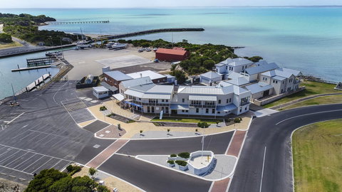Aloha Waterfront Properties - Accommodation Kalgoorlie 1