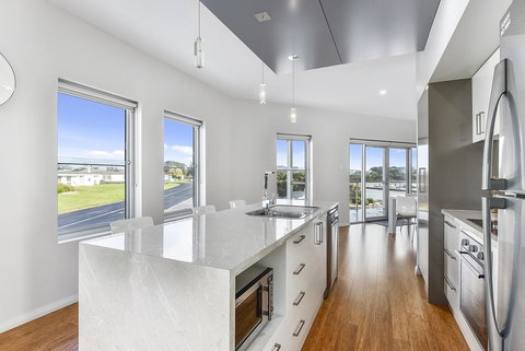 Aloha Waterfront Properties - Accommodation Kalgoorlie 15