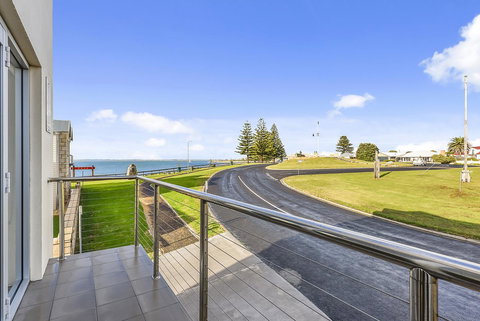 Aloha Waterfront Properties - Accommodation Kalgoorlie 14
