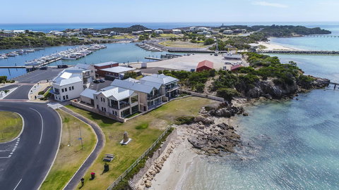 Aloha Waterfront Properties - Accommodation Kalgoorlie 0