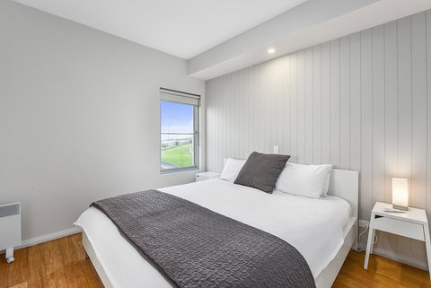 Aloha Waterfront Properties - Accommodation Kalgoorlie 13