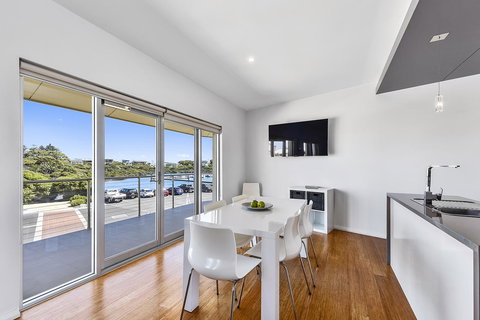 Aloha Waterfront Properties - Accommodation Kalgoorlie 20