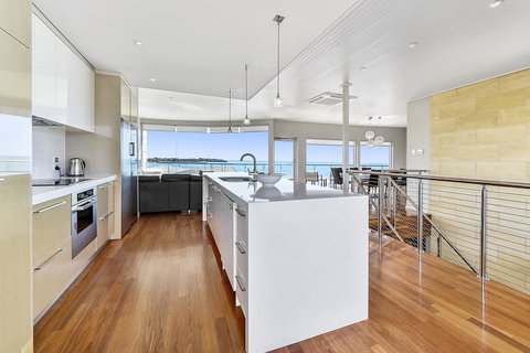 Aloha Waterfront Properties - Accommodation Kalgoorlie 5
