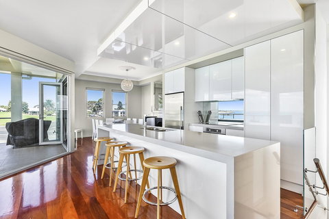 Aloha Waterfront Properties - Accommodation Kalgoorlie 7