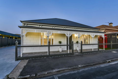 Aloha Central Luxury Apartments - Accommodation Kalgoorlie 12