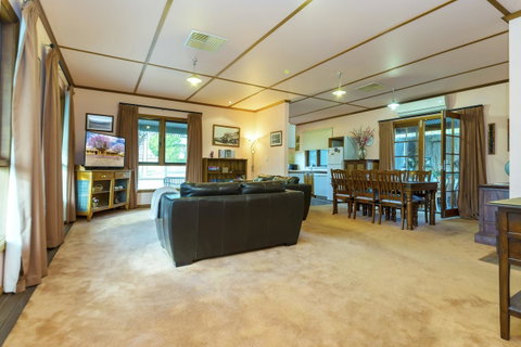 Rustic On 13th - Accommodation Kalgoorlie 3