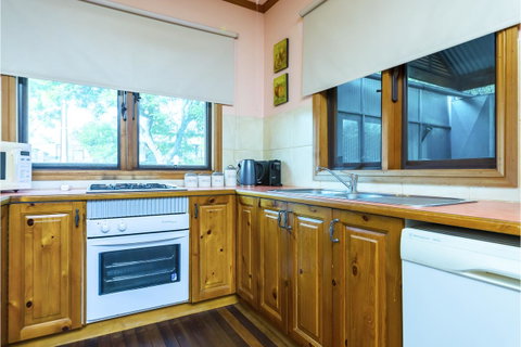 Rustic On 13th - Accommodation Kalgoorlie 6