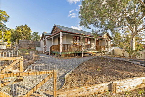 Rustic On 13th - Accommodation Kalgoorlie 1