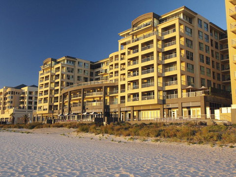 Oaks Glenelg Plaza Pier Suites - Accommodation Kalgoorlie 1