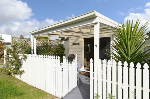Wintergarden Beach Cabin - Accommodation Kalgoorlie 0