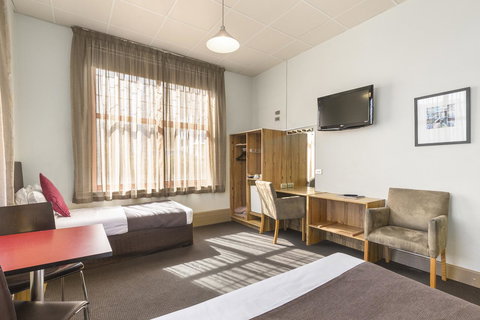 Adelaide Paringa - Accommodation Kalgoorlie 8