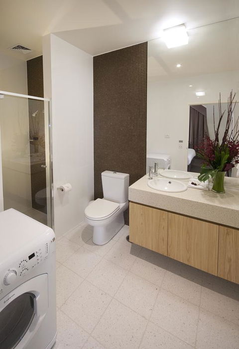 Majestic Old Lion Apartments - Accommodation Kalgoorlie 4
