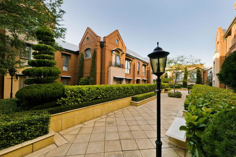Majestic Old Lion Apartments - Accommodation Kalgoorlie 0