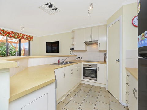 Lakeside - Encounter Bay - Accommodation Kalgoorlie 8