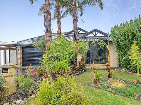 Lakeside - Encounter Bay - Accommodation Kalgoorlie 1