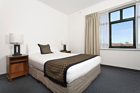 BreakFree Directors Studios - Accommodation Kalgoorlie 2