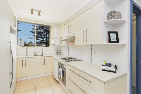The Dolphins Beachfront Apartments - Accommodation Kalgoorlie 12