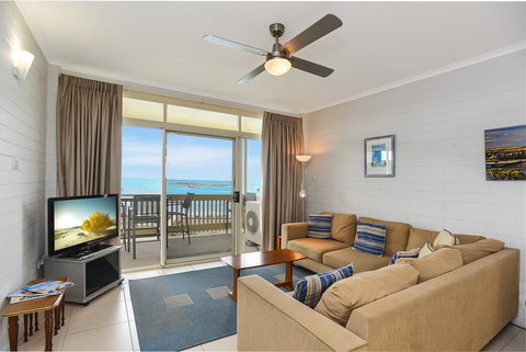The Dolphins Beachfront Apartments - Accommodation Kalgoorlie 13