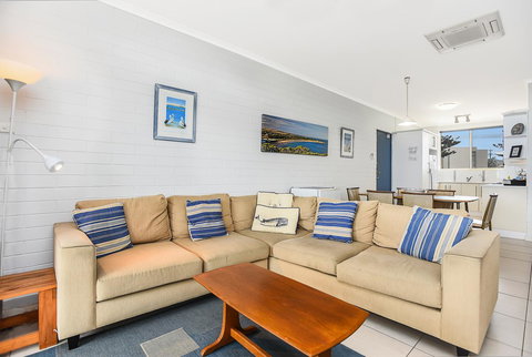 The Dolphins Beachfront Apartments - Accommodation Kalgoorlie 11