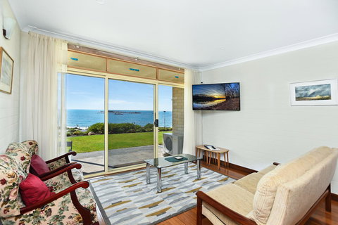 The Dolphins Beachfront Apartments - Accommodation Kalgoorlie 7
