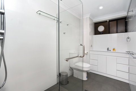 The Dolphins Beachfront Apartments - Accommodation Kalgoorlie 2