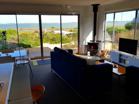 Coorong Waterfront Retreat - Accommodation Kalgoorlie 0
