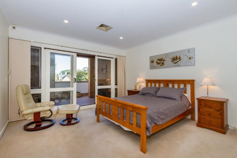 Adelaide Style Accommodation-Close To City-North Adelaide-3 Bdrm- FREE Parking - Accommodation Kalgoorlie 3