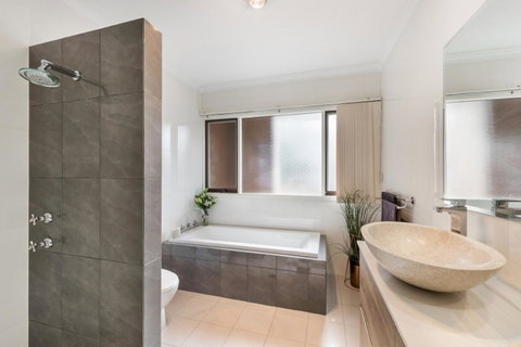 Adelaide Style Accommodation-Close To City-North Adelaide-3 Bdrm- FREE Parking - Accommodation Kalgoorlie 10