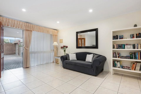Adelaide Style Accommodation-Close To City-North Adelaide-3 Bdrm- FREE Parking - Accommodation Kalgoorlie 7