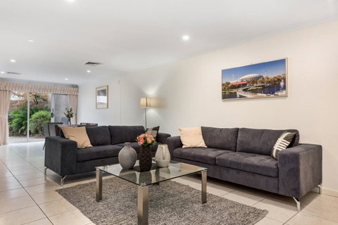 Adelaide Style Accommodation-Close To City-North Adelaide-3 Bdrm- FREE Parking - Accommodation Kalgoorlie 0