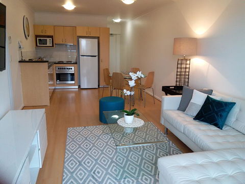Spacious 4 BR And 2 Bathrooms City Apartment - Accommodation Kalgoorlie 12