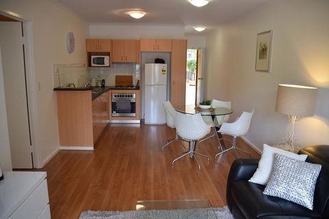 Spacious 4 BR And 2 Bathrooms City Apartment - Accommodation Kalgoorlie 18