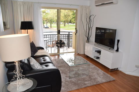 Spacious 4 BR And 2 Bathrooms City Apartment - Accommodation Kalgoorlie 16