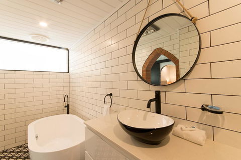 The Manor Basket Range - Accommodation Kalgoorlie 2