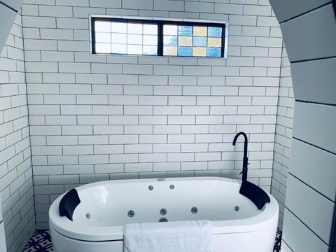 The Manor Basket Range - Accommodation Kalgoorlie 11