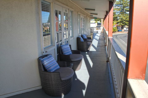 Smugglers Inn Studio Apartments - Accommodation Kalgoorlie 1