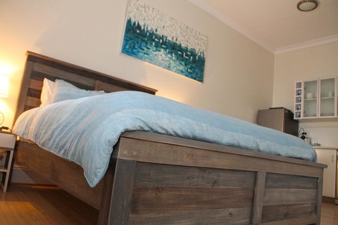 Smugglers Inn Studio Apartments - Accommodation Kalgoorlie 9