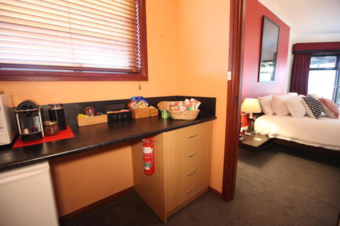 Wine And Roses Bed And Breakfast - Accommodation Kalgoorlie 32