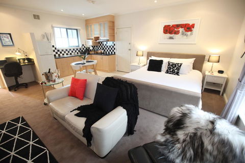 Wine And Roses Bed And Breakfast - Accommodation Kalgoorlie 9