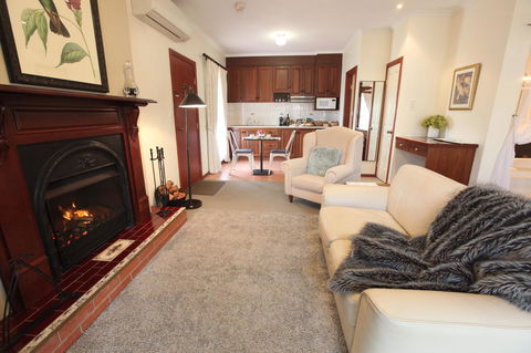 Wine And Roses Bed And Breakfast - Accommodation Kalgoorlie 16