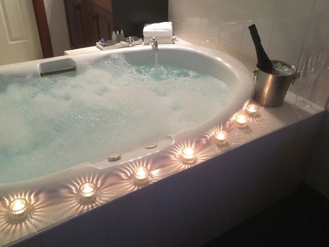 Wine And Roses Bed And Breakfast - Accommodation Kalgoorlie 24