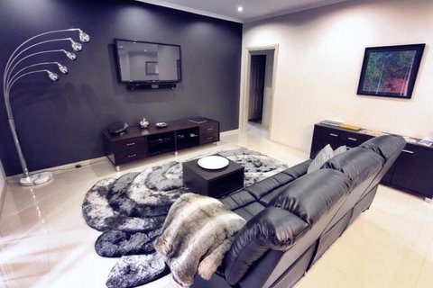 Casavino Luxury Villa - Accommodation Kalgoorlie 0