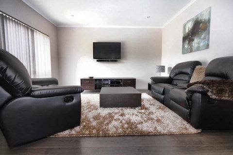 Casavino Luxury Villa - Accommodation Kalgoorlie 18