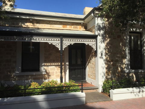 8 Osborne - Accommodation Kalgoorlie 0
