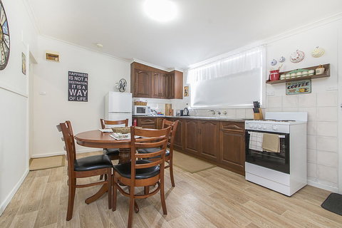 Stoneleigh Cottage Bed And Breakfast - Accommodation Kalgoorlie 9