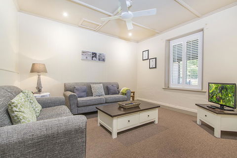 Stoneleigh Cottage Bed And Breakfast - Accommodation Kalgoorlie 4